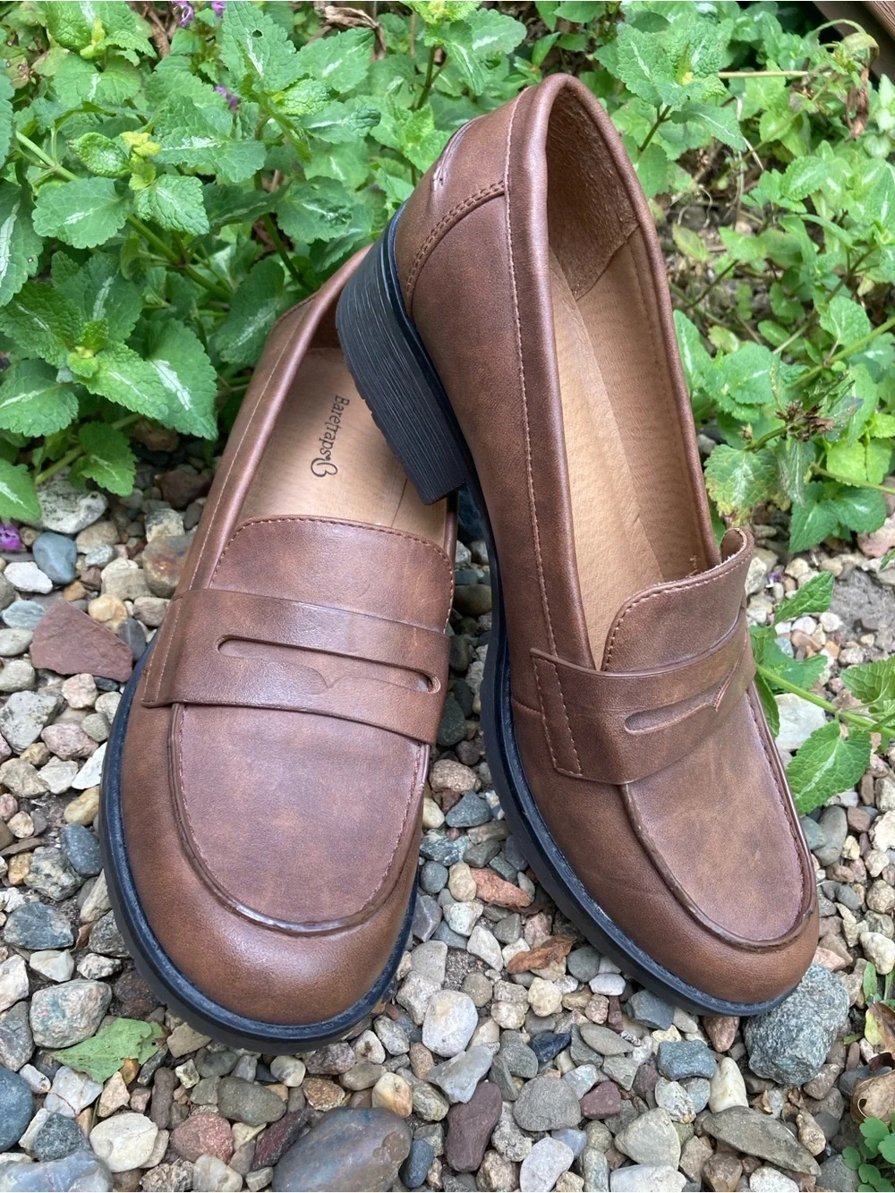 Bare Traps size 9.5 brown faux leather slip on penny loafers